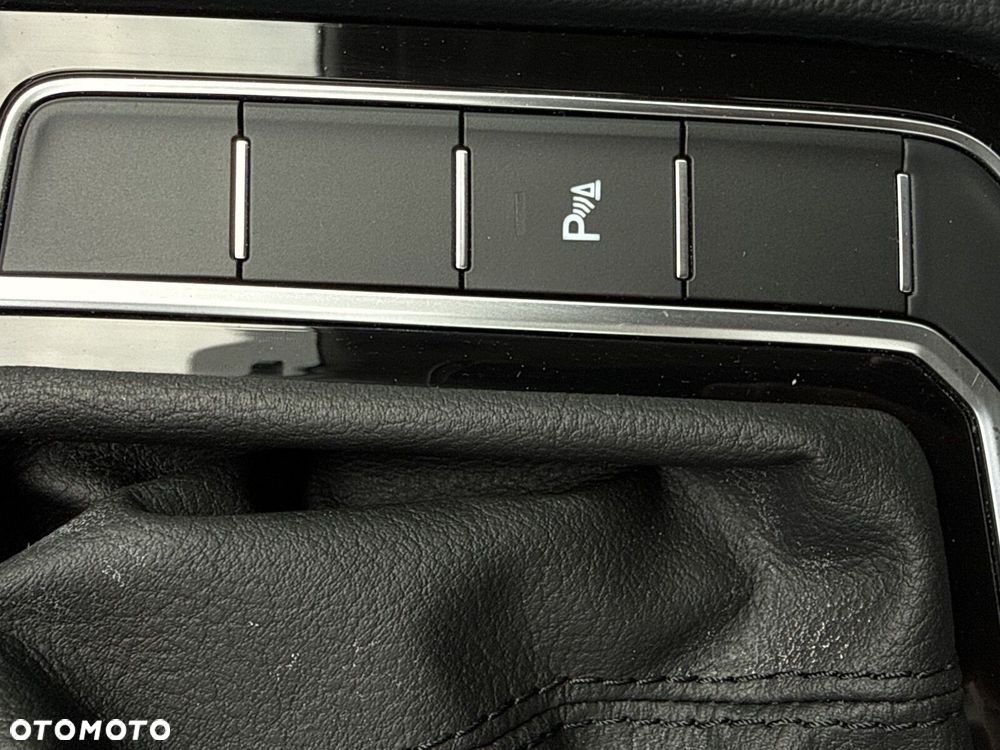 Volkswagen Passat 2.0 TDI Business DSG - 25