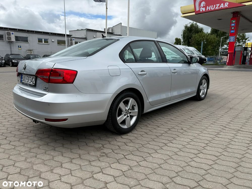 Volkswagen Jetta 2.0 TDI DPF Comfortline - 10