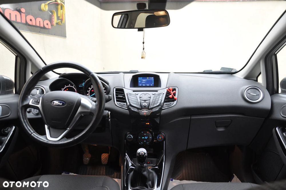Ford Fiesta - 10