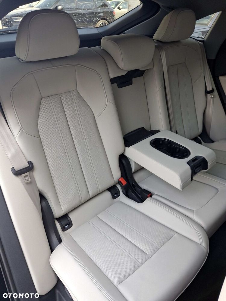 Audi Q5 Sportback - 18