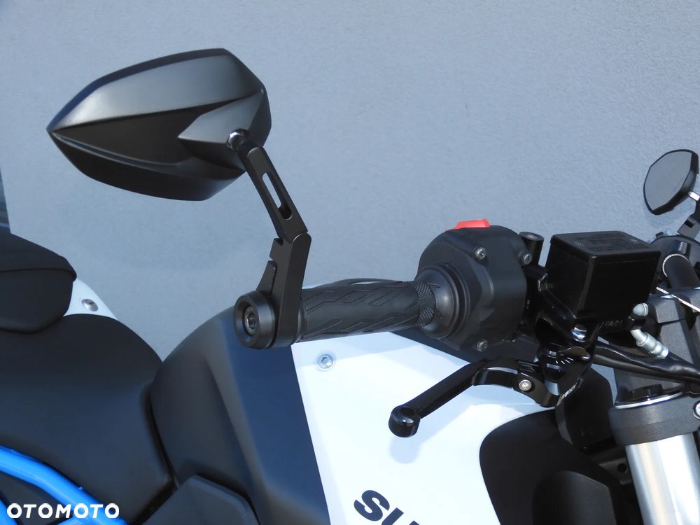 Suzuki GSX - 8
