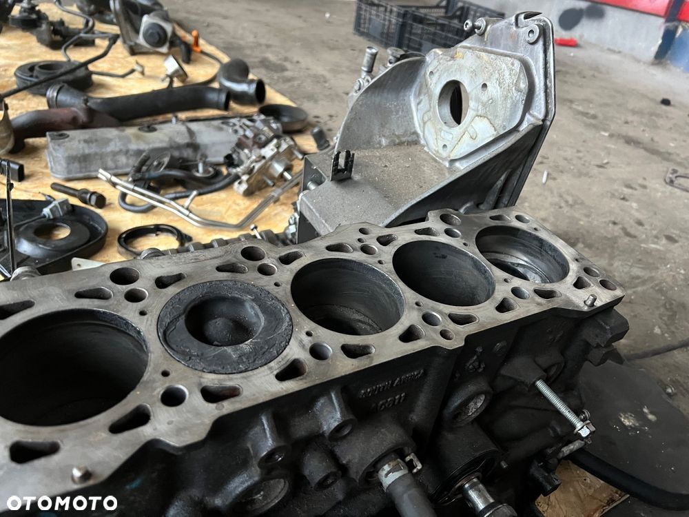 Vw Crafter Volkswagen silnik na części blok silnika wtryski głowica BJL BJM BJA BJK BJL POMPA WTRYSKOWA POMPA OLEJU PODSTAWA FILTRA OLEJU ODMA LISTWA WTRYSKOWA WAL WAŁ WALKI PANEWKI 076130 SB5cdk3 / 0445010125 074115109c 074115405 / 076103593a / 057130764F /076103373D / 076103021 /8F06 AL611  silnik cały na części - 3