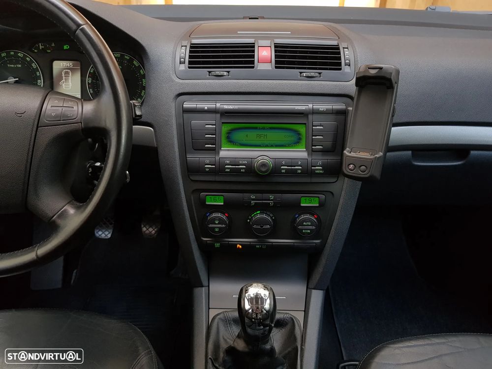 Skoda Octavia 1.6 Elegance - 15