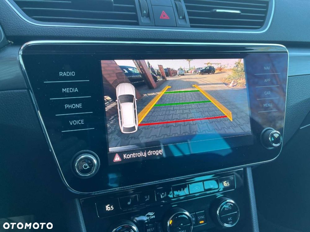 Skoda Superb 2.0 TDI Ambition DSG - 17