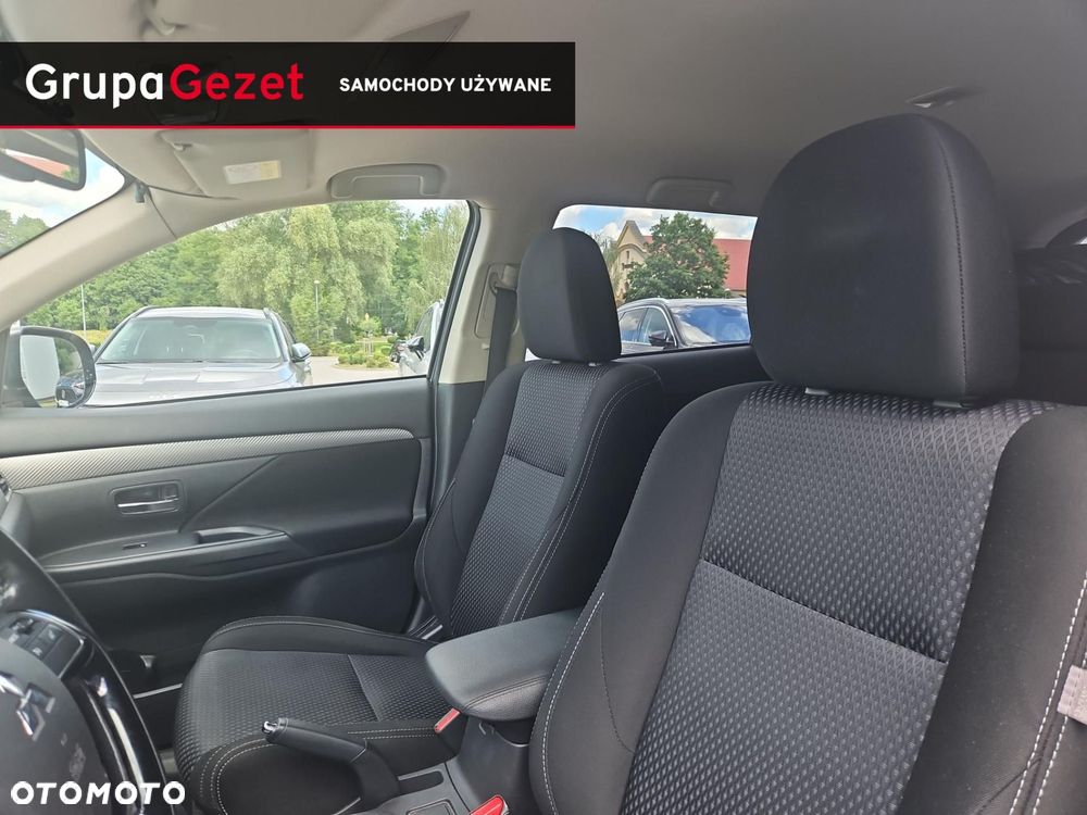 Mitsubishi Outlander - 11