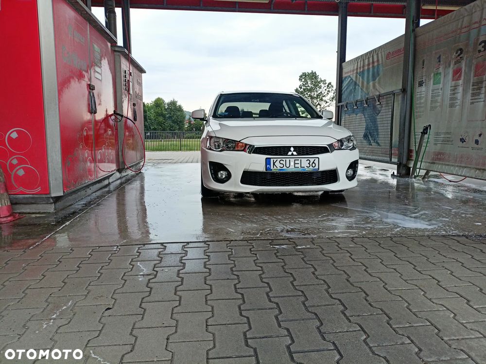 Mitsubishi Lancer 1.6 Invite - 2