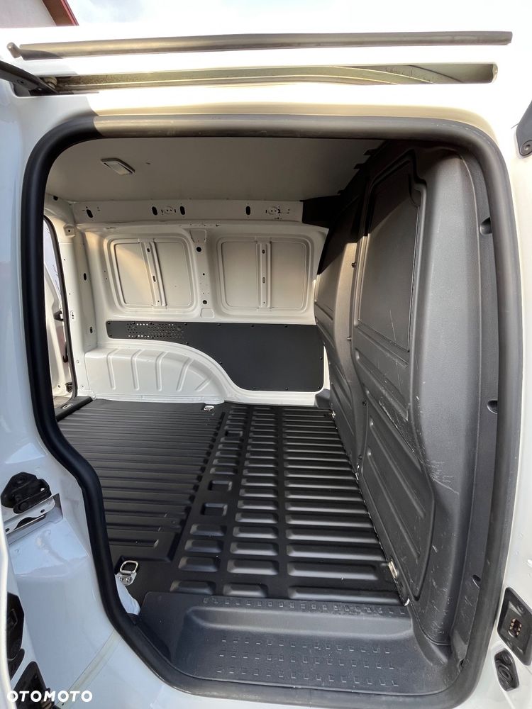 Volkswagen Caddy - 19