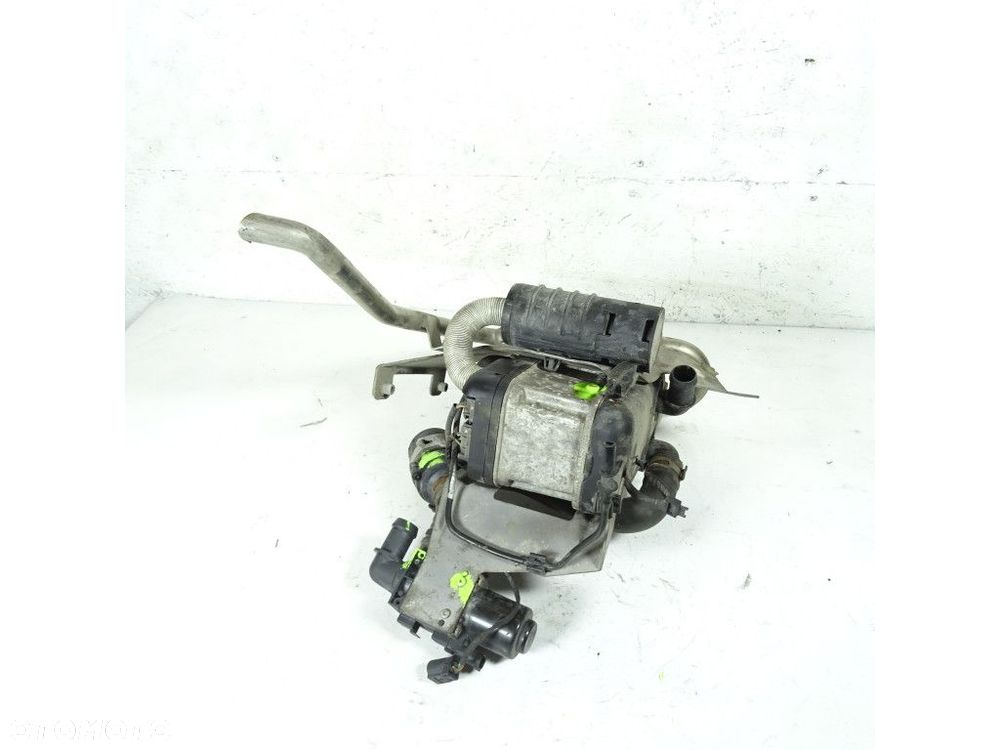 BMW 7 F01 F02 4.4 V8 WEBASTO 9228617 - 2