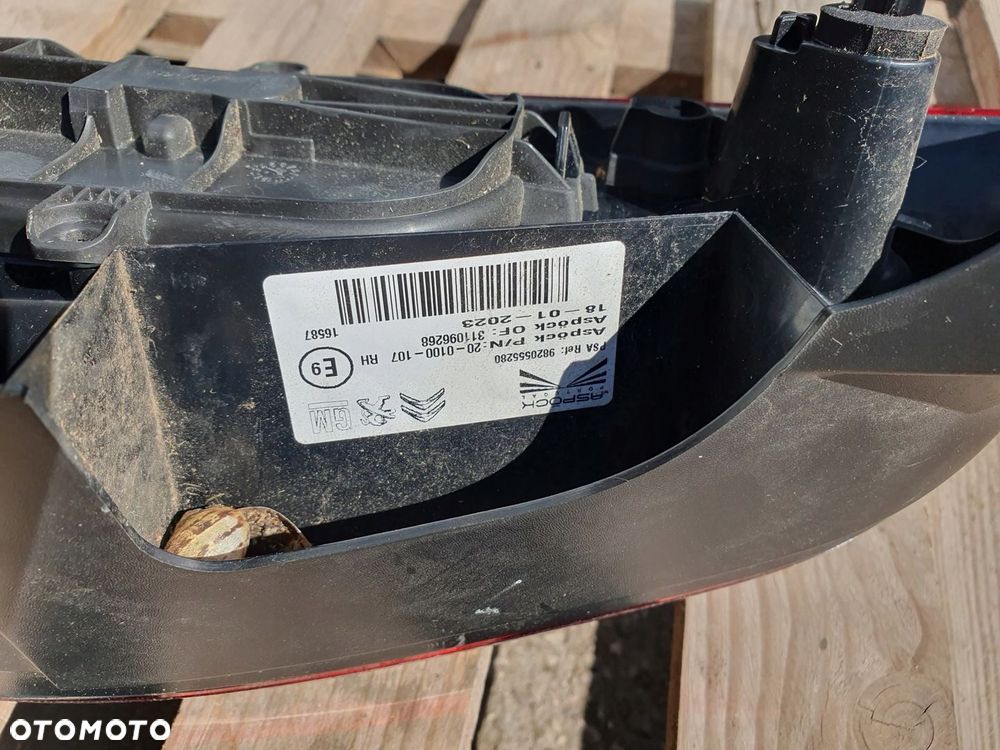 PEUGEOT RIFTER LAMPA TYŁ PRAWA 2023 9820555280 - 4