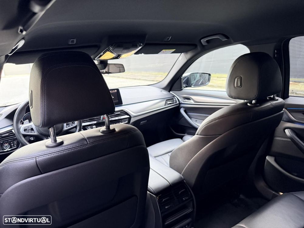 BMW 520 e Pack M - 18