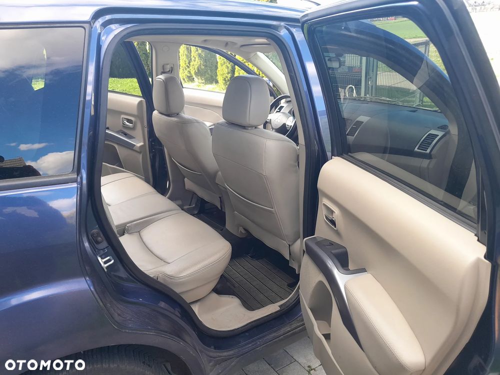 Mitsubishi Outlander 2.0 DI-D 4WD Instyle - 16