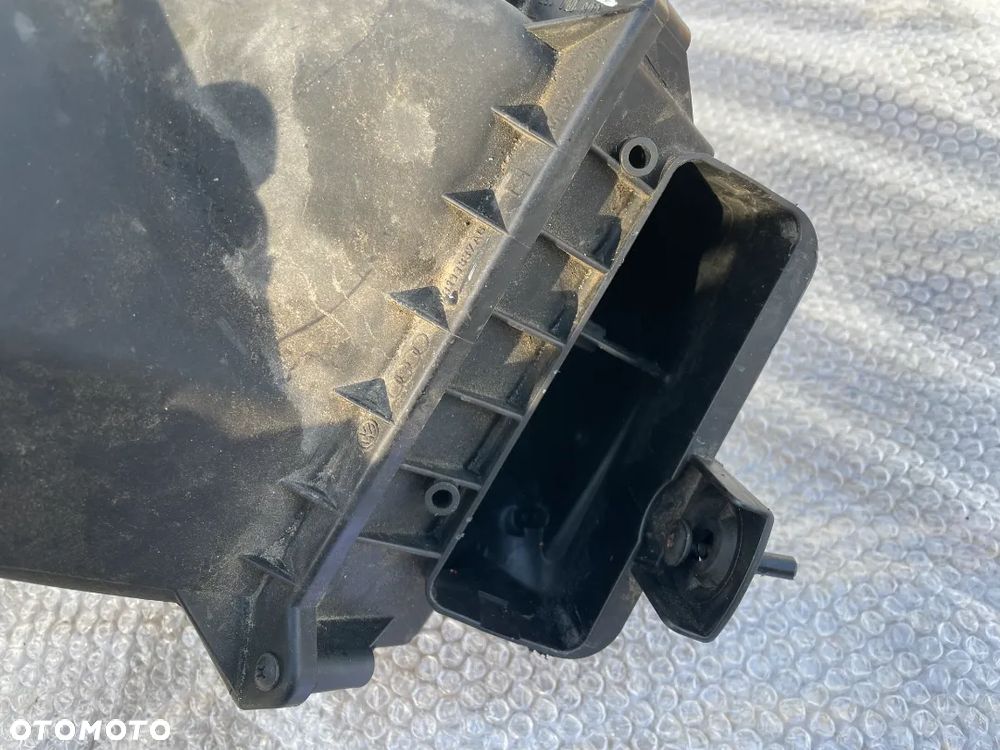 OBUDOWA POWIETRZA AUDI A4 B6 2.0 ALT 06B000183 - 7