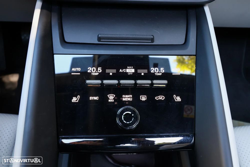 Porsche Macan Electric 4 - 39