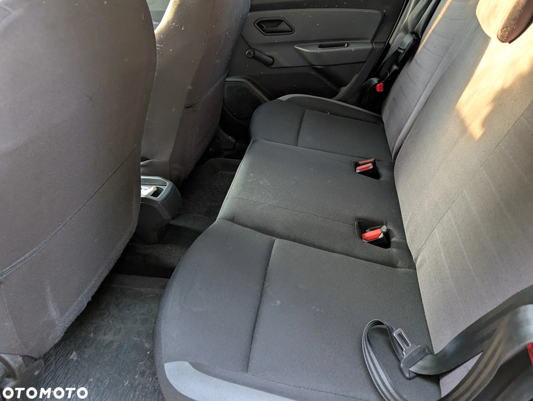 Dacia Duster 1.6 SCe Essential - 14