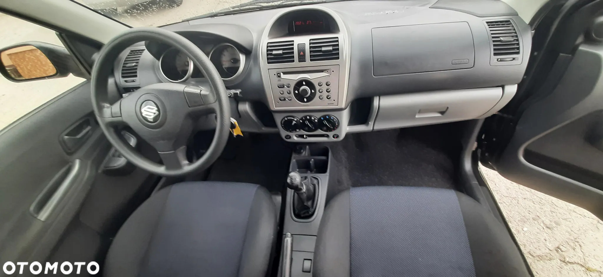 Suzuki Ignis - 31