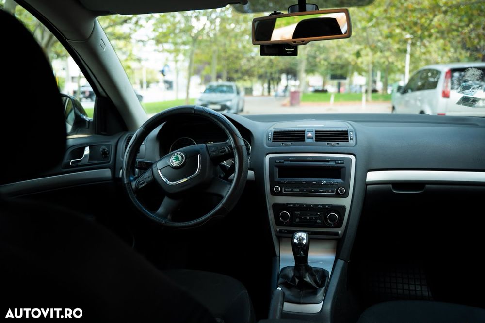 SKODA Octavia 2010 — imagine 15