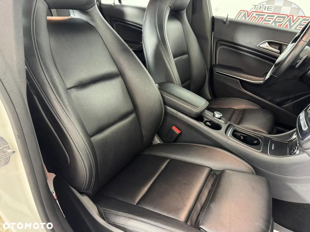 Mercedes-Benz CLA 250 4Matic 7G-DCT - 19
