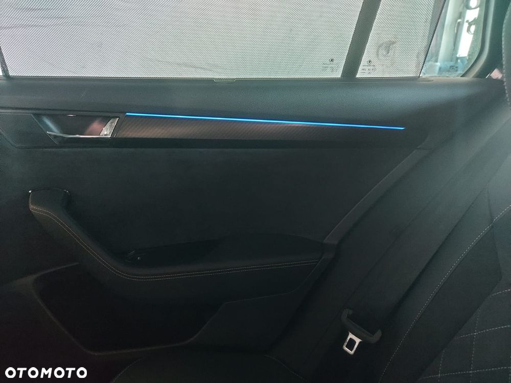 Skoda Superb 2.0 TDI DSG Sportline - 33