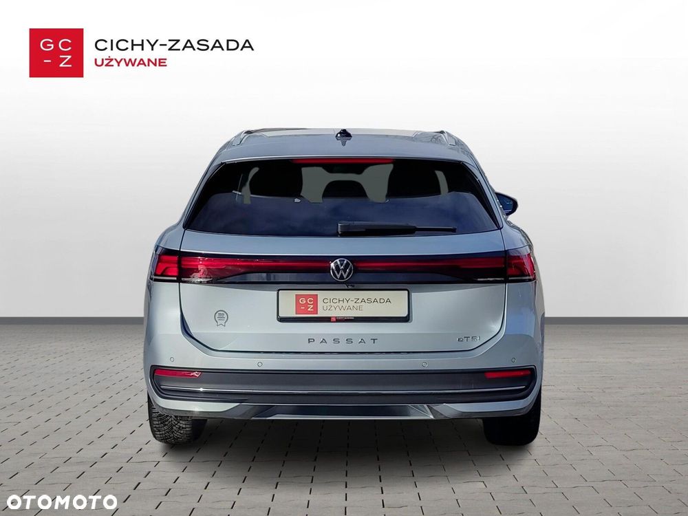 Volkswagen Passat - 4