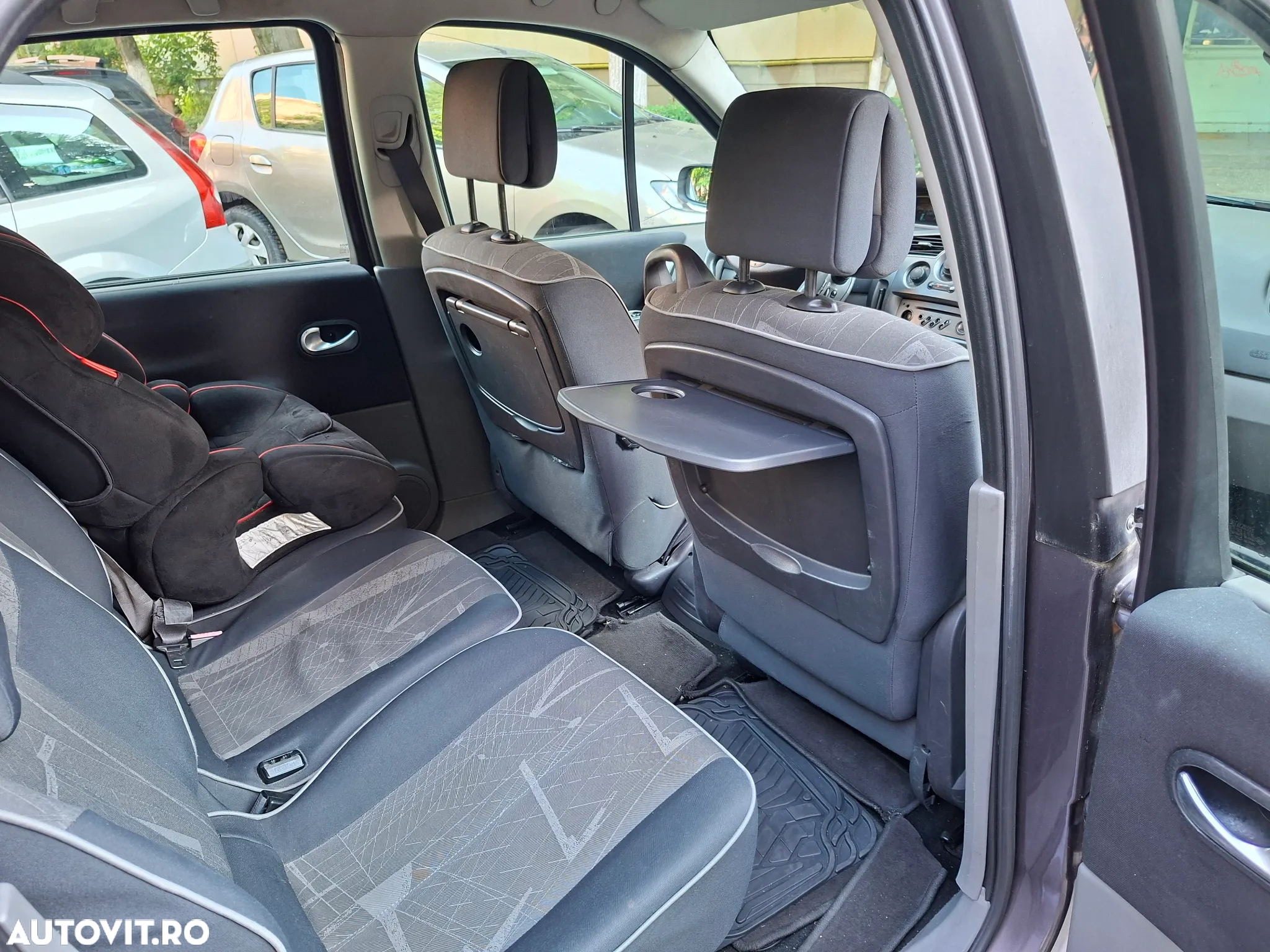 Renault Scenic 1.6 16V Authentique - 4
