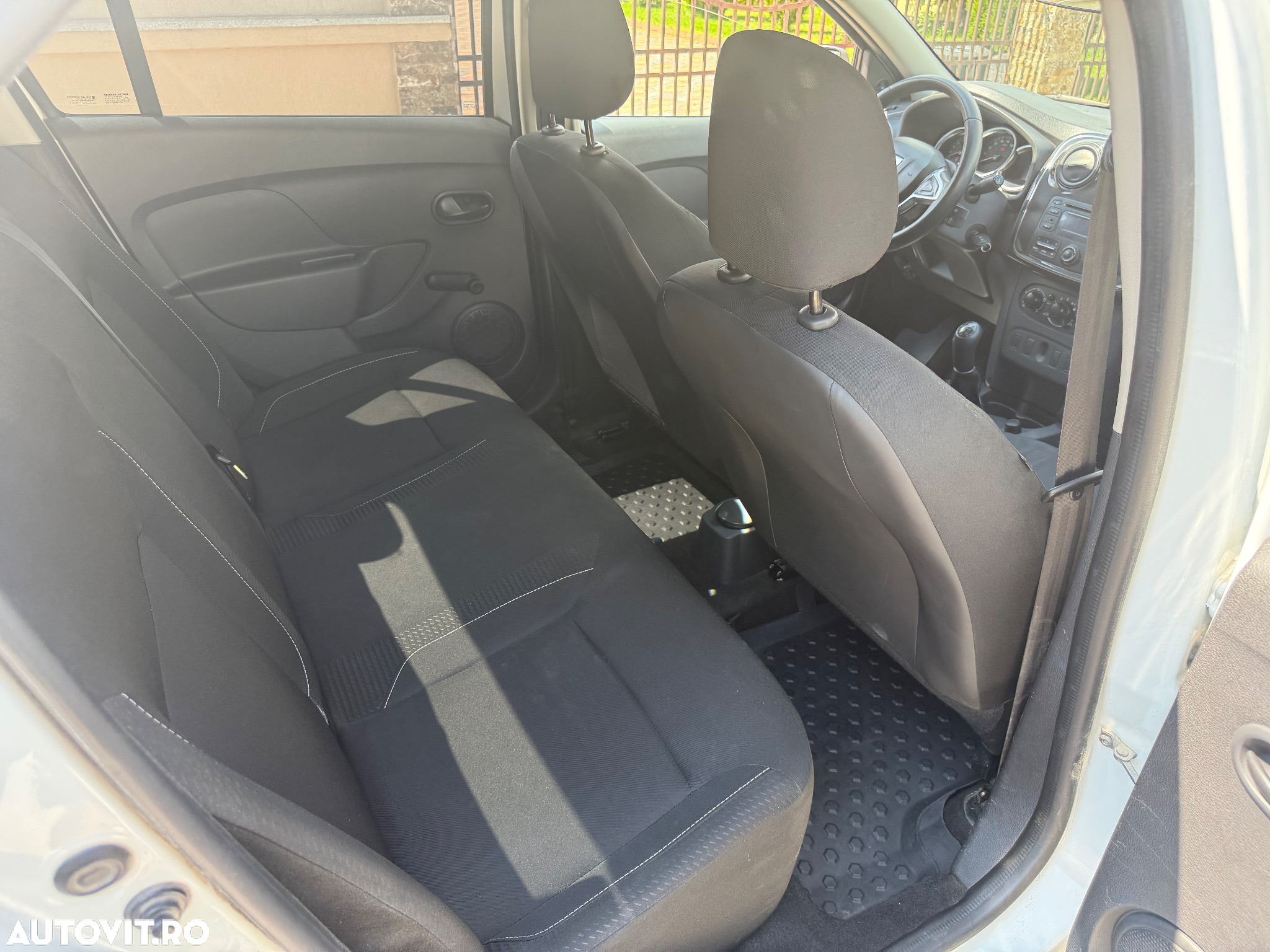 Dacia Logan 1.0 SCe Laureate - 5