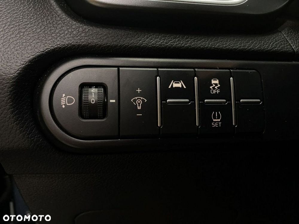 Kia Ceed - 40