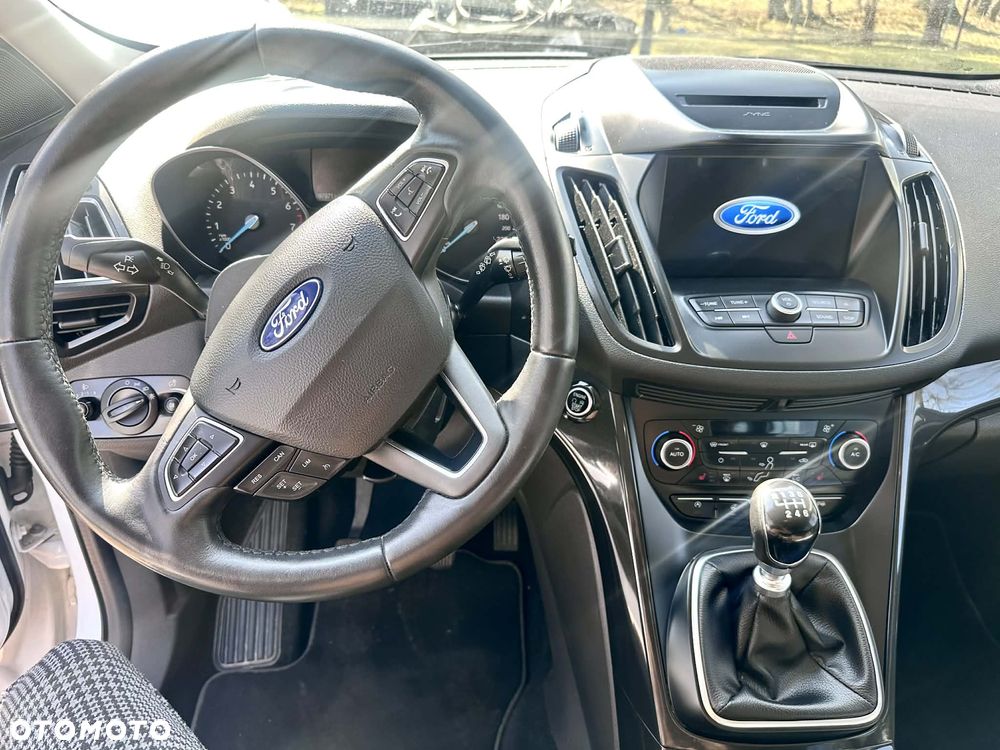 Ford Kuga - 8
