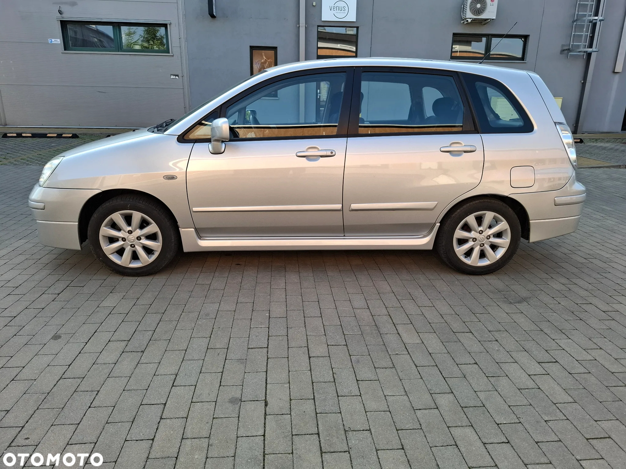 Suzuki Liana 1.6 Comfort - 2