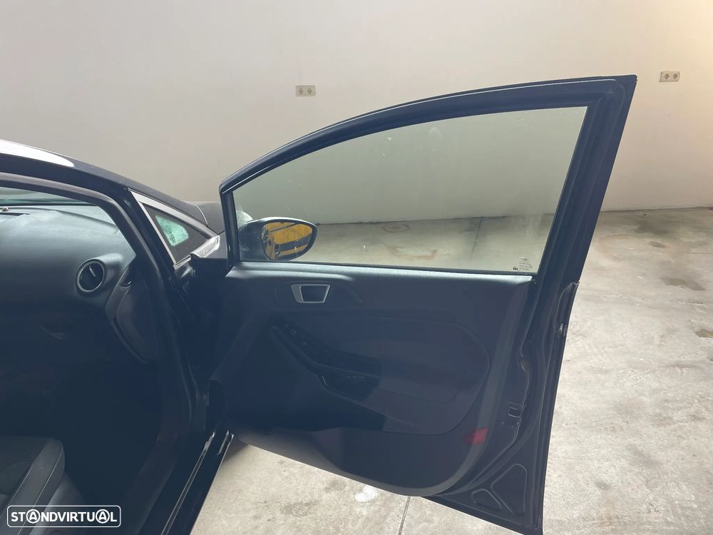 Ford Fiesta 1.0 EcoBoost S&S TITANIUM - 12