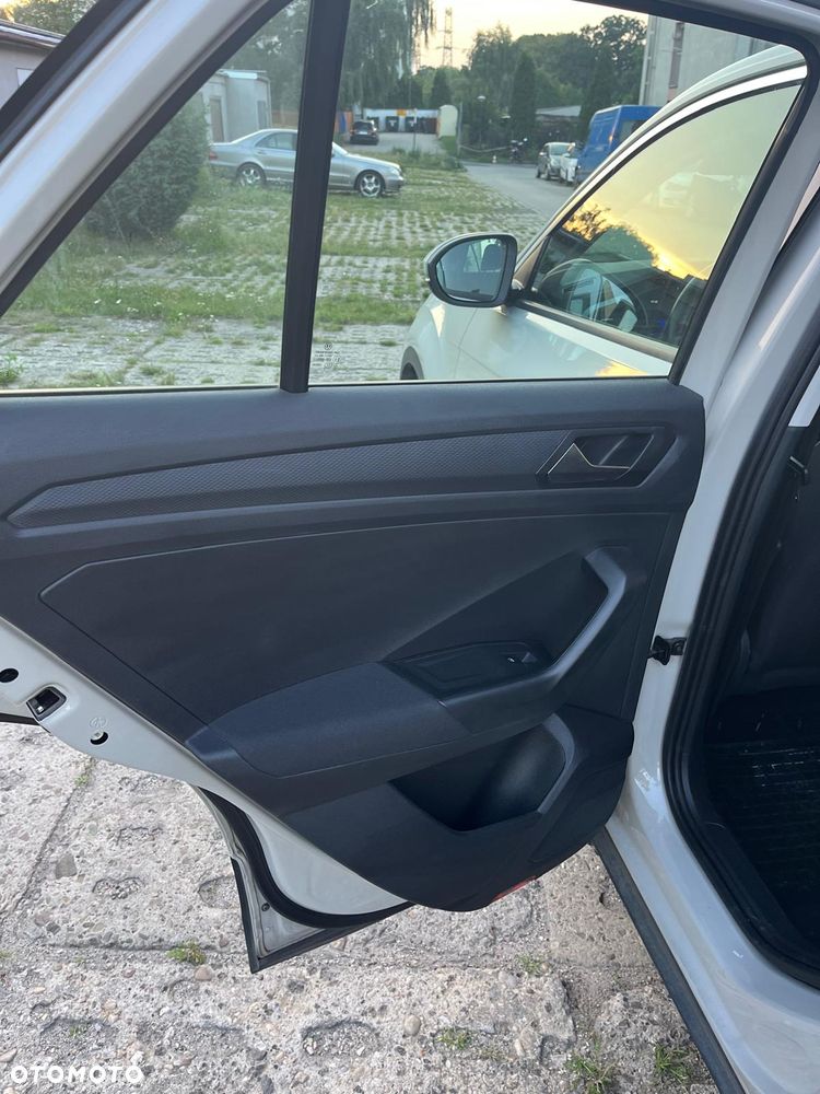 Volkswagen T-Roc - 11