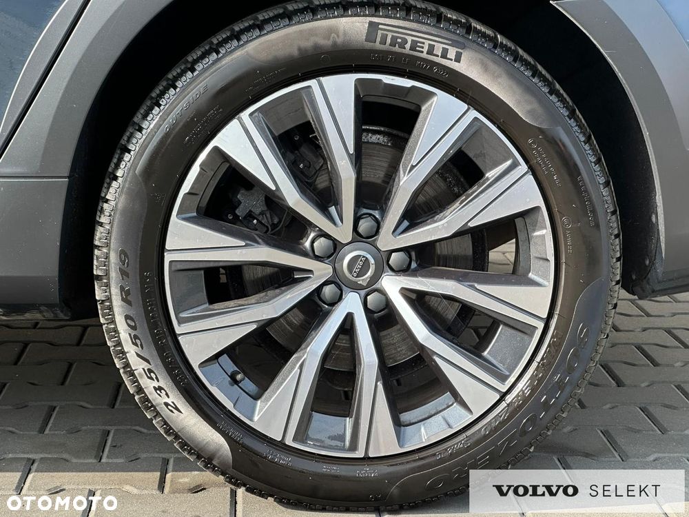 Volvo V90 Cross Country - 12