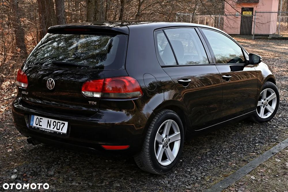 Volkswagen Golf 2.0 TDI DPF Comfortline - 23