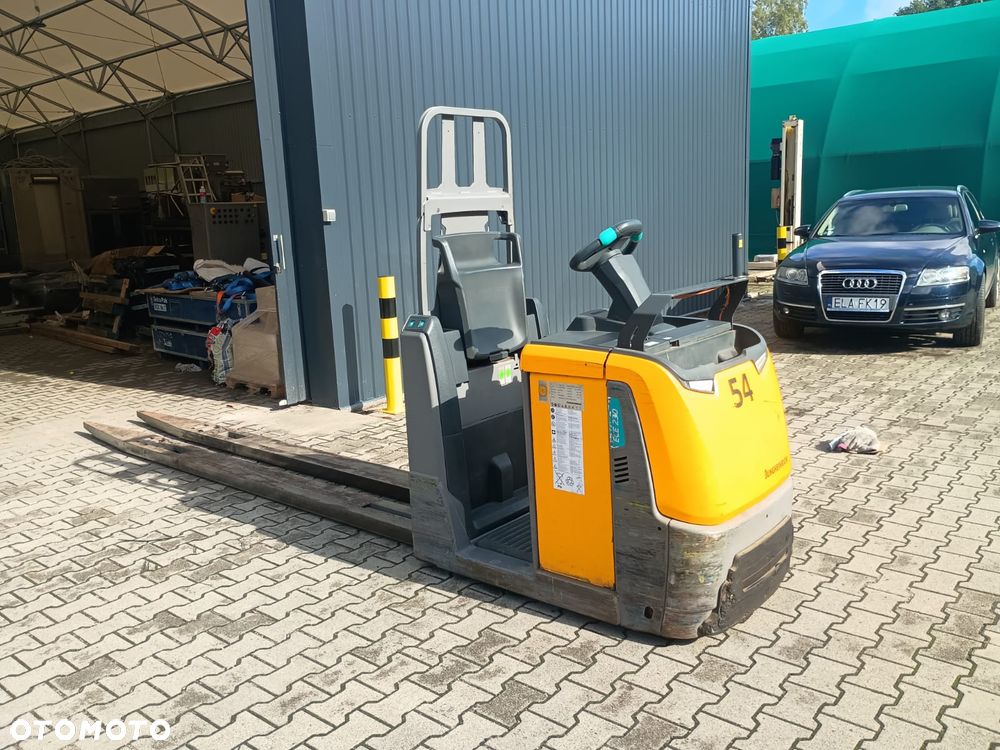 Jungheinrich ECE 230 - 4