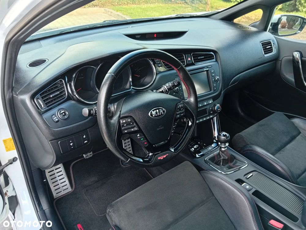 Kia Ceed 1.6 T-GDI GT-Track - 26