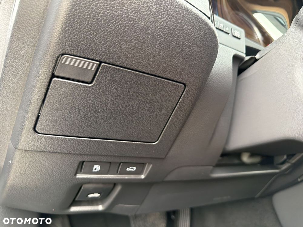 Lexus ES 300h Business Edition - 22