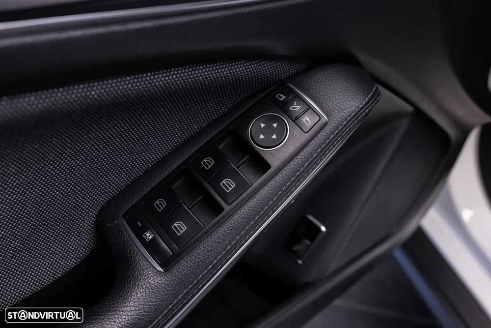Mercedes-Benz GLA 180 - 27
