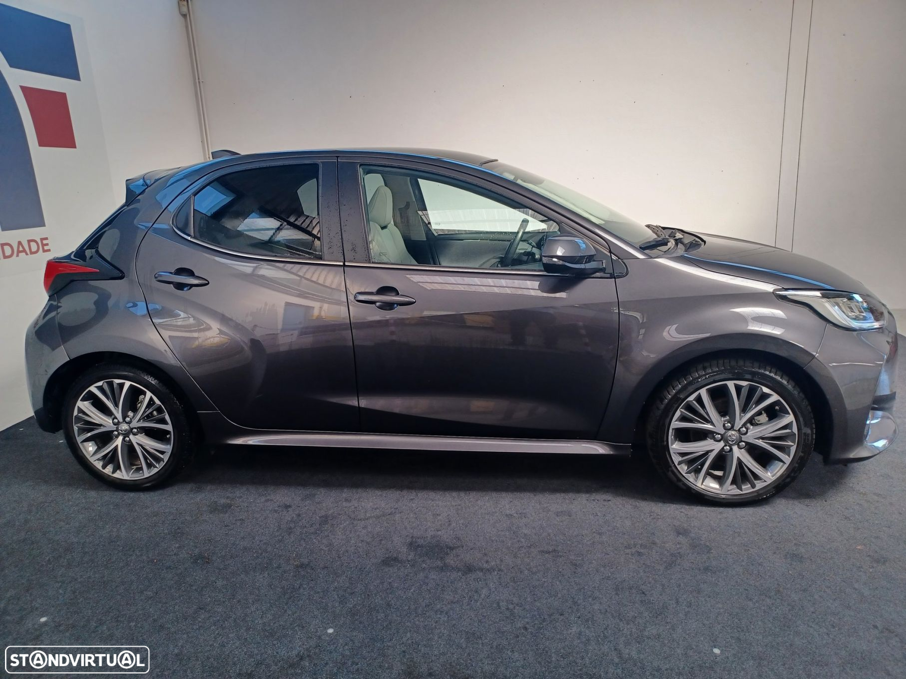 Toyota Yaris 1.5 HDF Luxury - 3