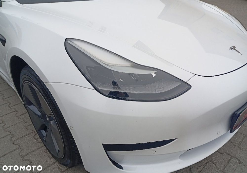 Tesla Model 3 - 5