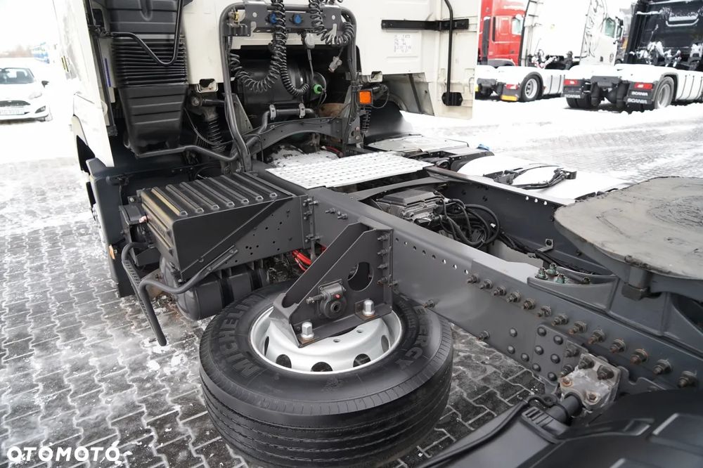 Volvo FH 460 / EURO 5 EEV  / I-SHIFT - 13