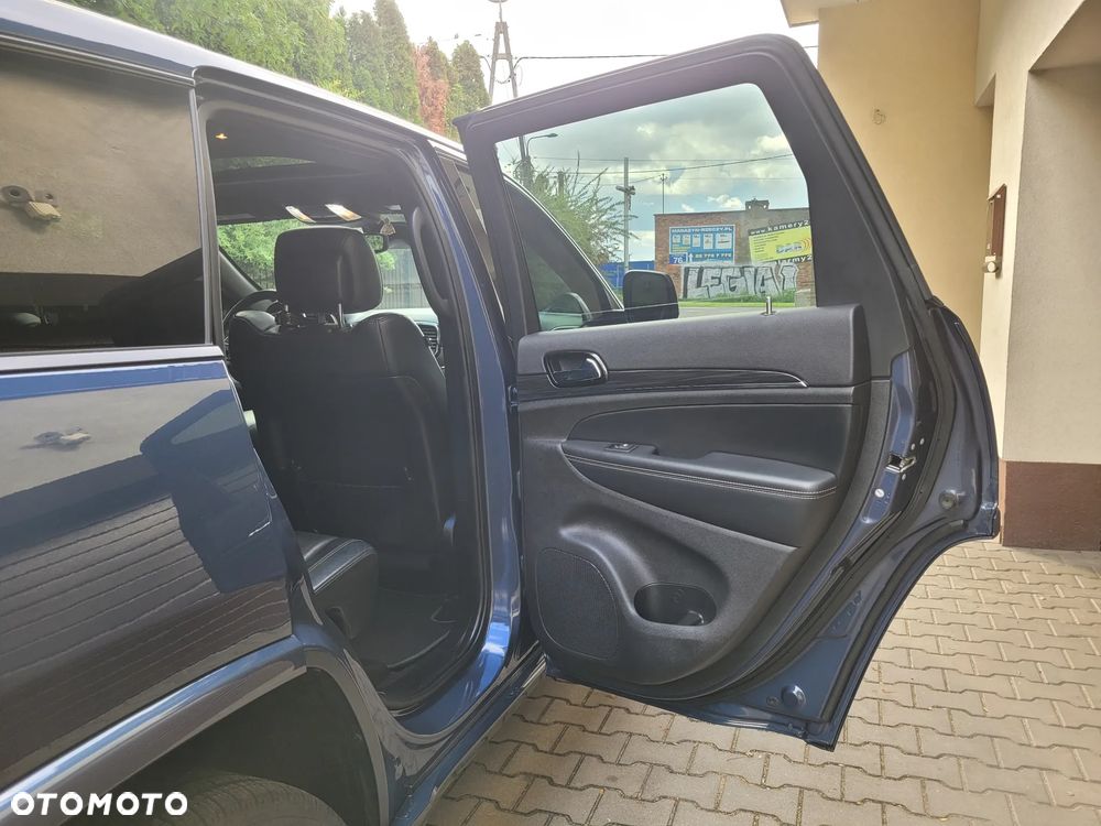 Jeep Grand Cherokee - 27