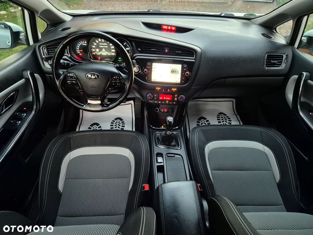 Kia Ceed 1.6 GDI ISG Spirit - 7
