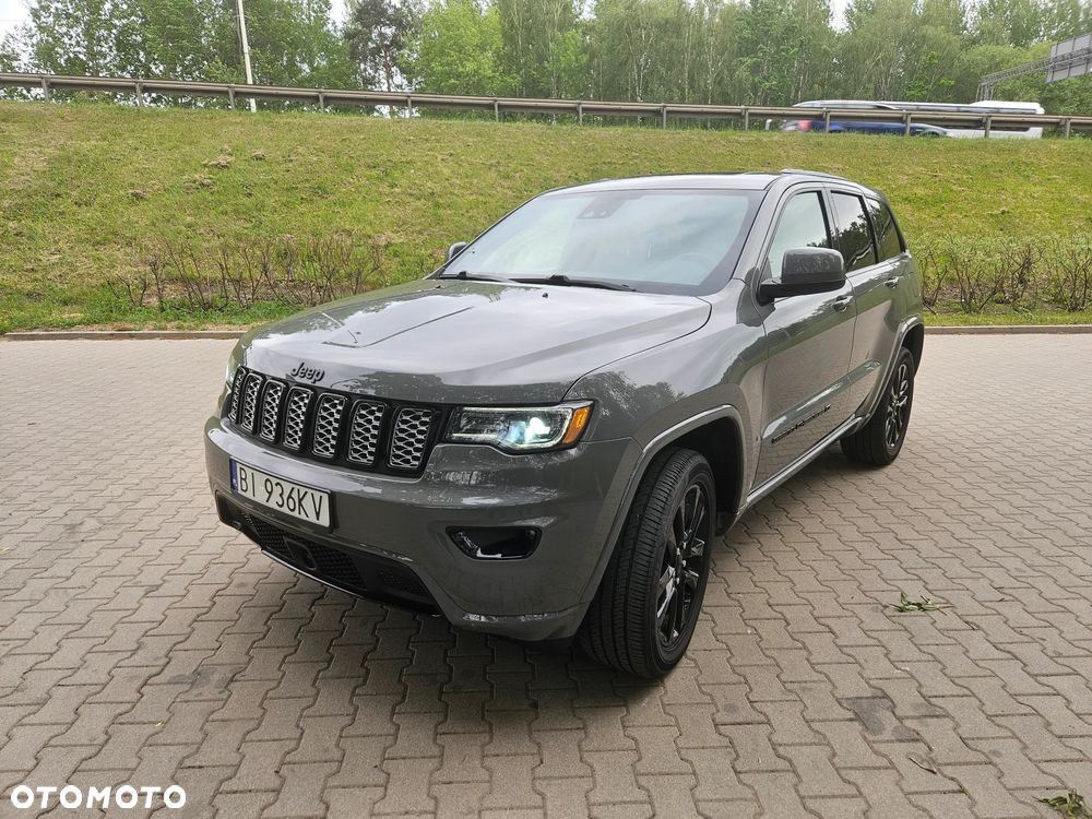Jeep Grand Cherokee - 1