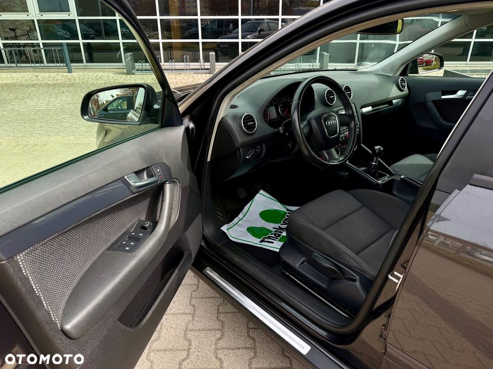 Audi A3 Sportback 2.0 TDI Ambiente - 22