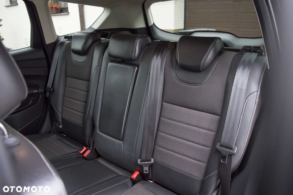 Ford Kuga 2.0 TDCi 2x4 Titanium - 33
