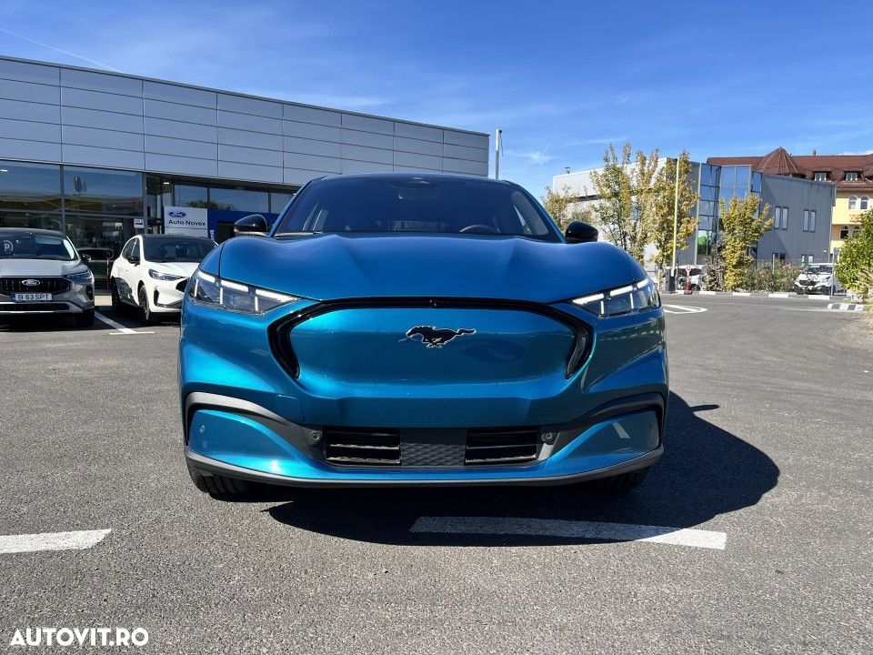 FORD Mustang Mach-E 2026 — imagine 8