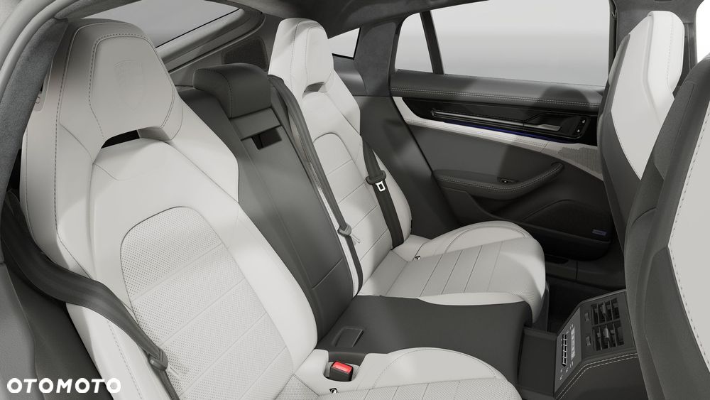 Porsche Panamera 4 E-Hybrid PHEV - 9