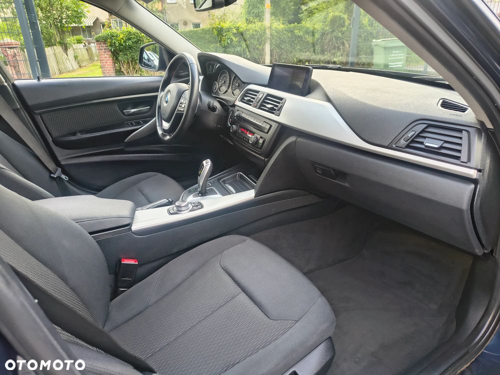 BMW Seria 3 320d DPF Edition Sport - 19