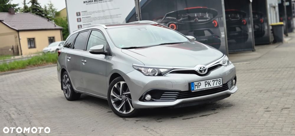 Toyota Auris 1.6 D-4D Design Edition - 19