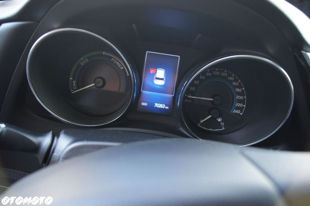 Toyota Auris Hybrid 135 Selection - 27