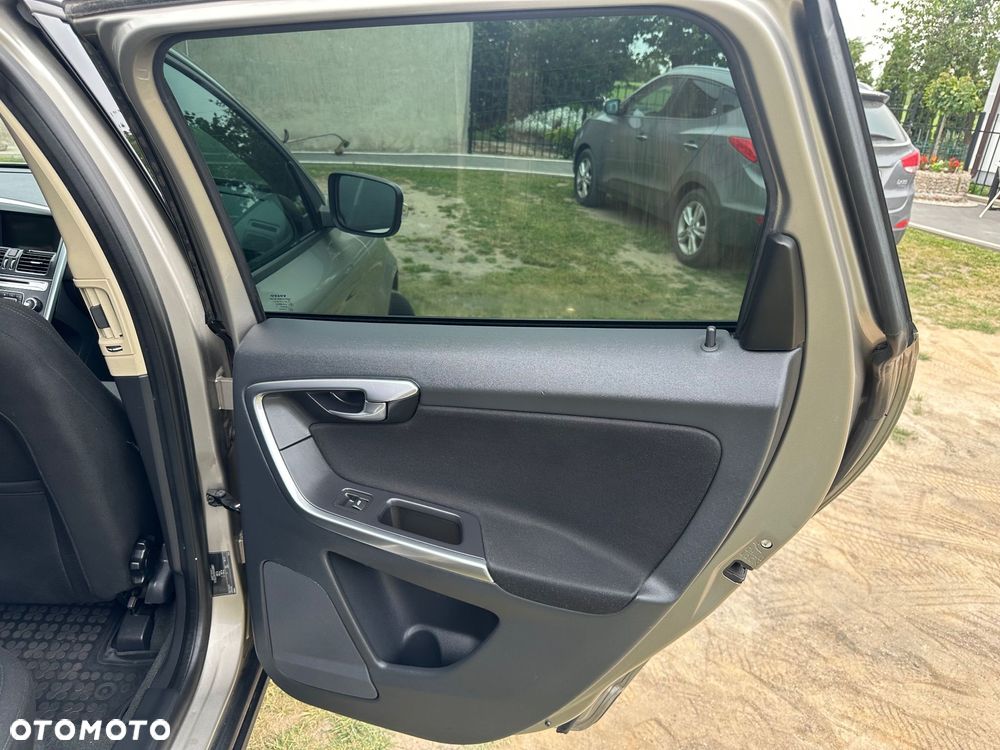 Volvo XC 60 - 25